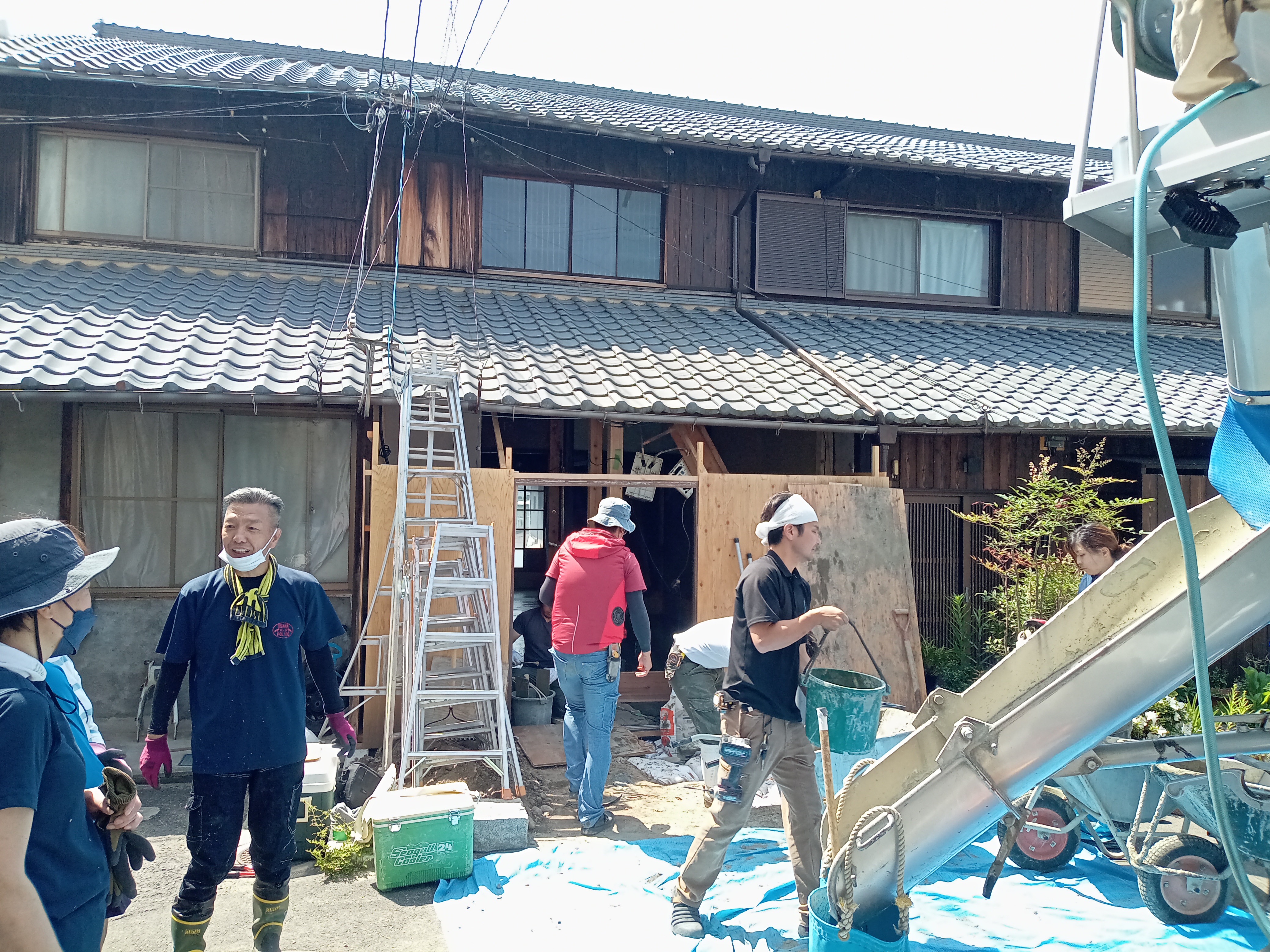 あをい屋 長屋リノベーション@河内長野②土間打ち